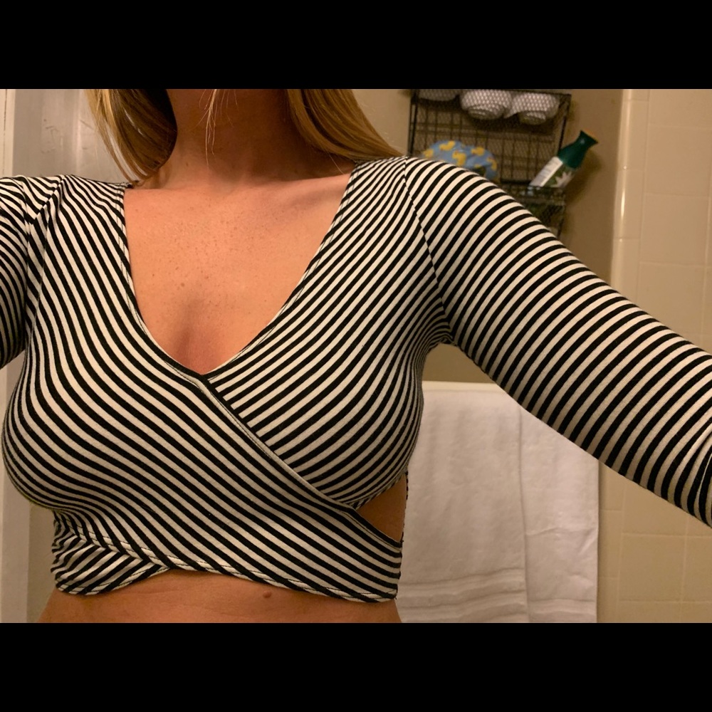 Stripped black and white crop 🐝